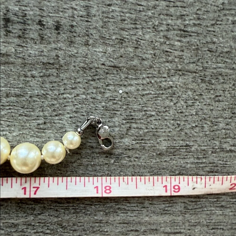 Vivienne Westwood Cream Pearl and Silver Necklace - Picture 8 of 8